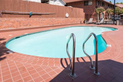 Best Western Amador Inn - image 15