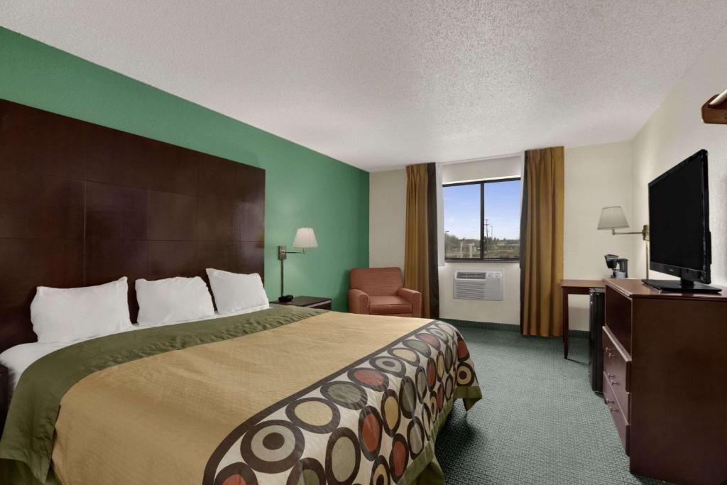 Quality Inn - image 5