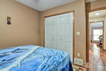 Home with Bar - Mins to Olcott Lake and Wineries! - image 11