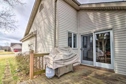 Home with Bar - Mins to Olcott Lake and Wineries! - image 13