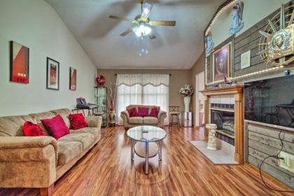 Home with Bar - Mins to Olcott Lake and Wineries! - image 6