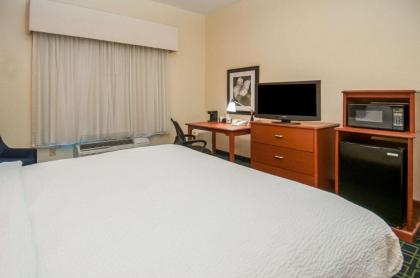 Quality Inn & Suites - image 10