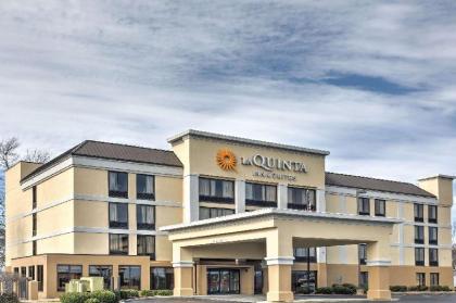 La Quinta Inn & Suites by Wyndham Jackson North - image 10