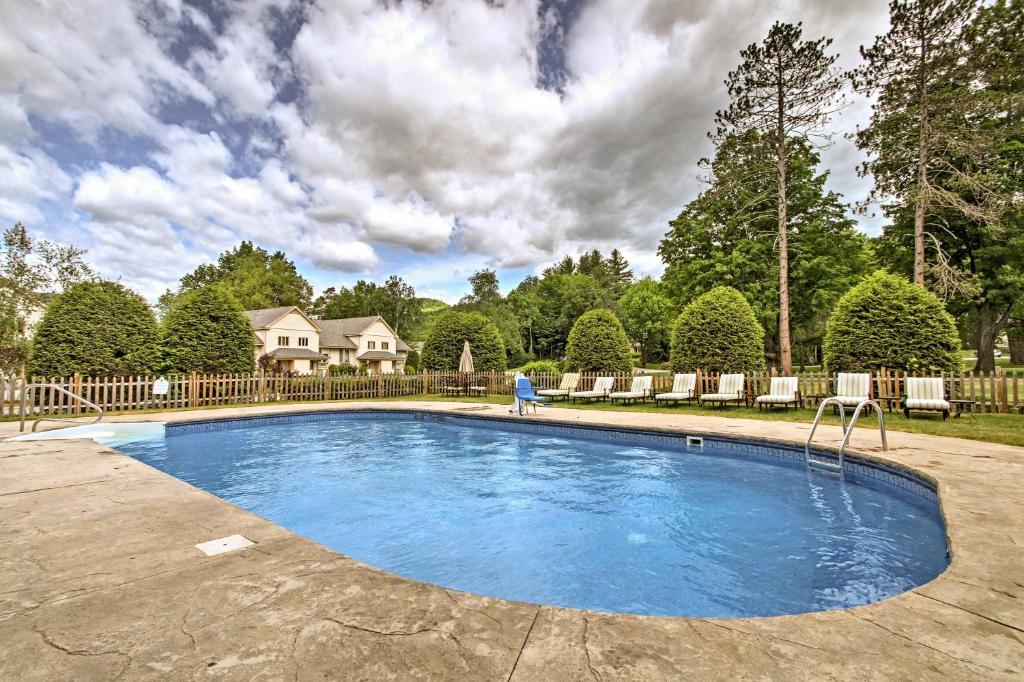 Jackson Village Townhome Loft and Golf Course View! - image 2