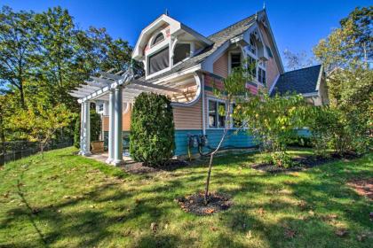 Nestlenook Victorian Condo about 6 mi to Attitash