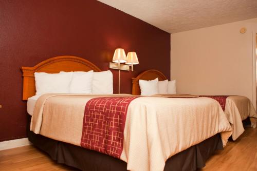 Red Roof Inn & Suites Jackson TN - image 7