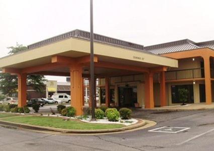 Econo Lodge Inn and Suites - Jackson - image 3