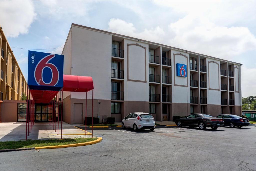 Motel 6 Jackson TN - main image