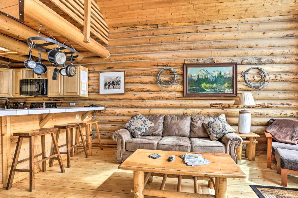 Rustic Jackson Hole Abode with Snow King Views! - image 7