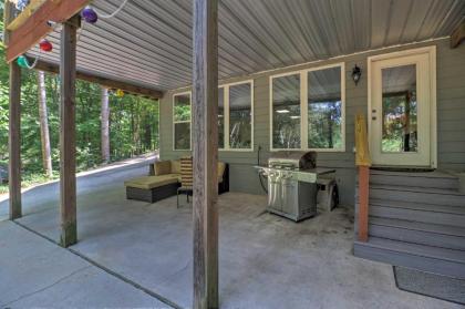 Lakefront Jacksons Gap House with Deck Dock and Views - image 4