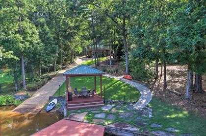 Lakefront Jacksons Gap House with Deck Dock and Views - image 5