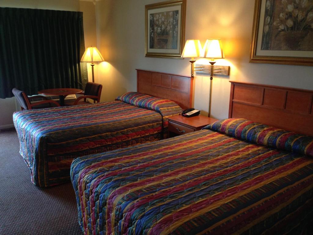 University Inn - image 2