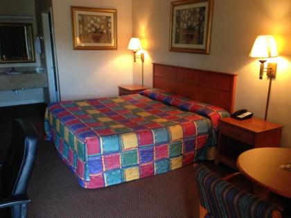 University Inn - image 4