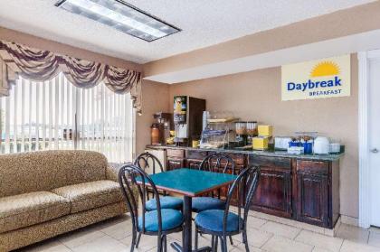 Days Inn by Wyndham Jacksonville - image 13