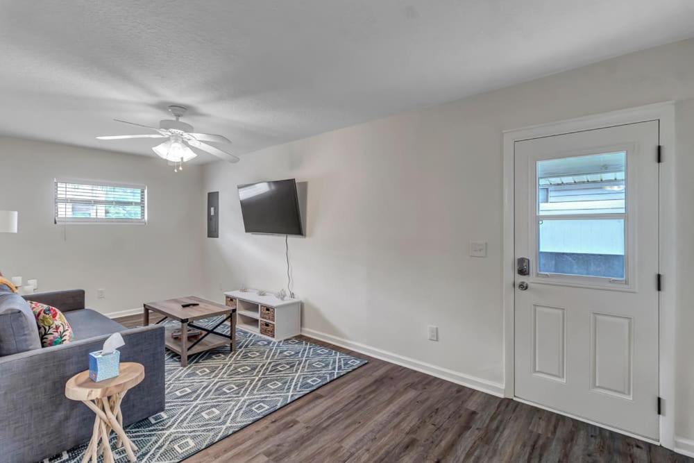 Amazing 1 BR apt - 1 block from Jax Beach! - image 6