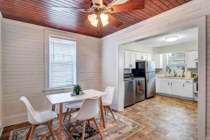 Amazing 1 BR apt - 1 block from Jax Beach! - image 9