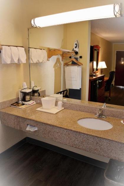 Days Inn by Wyndham Jacksonville NC - image 9