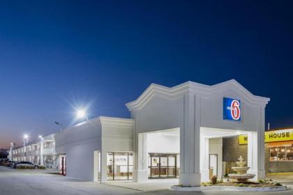 Motel 6-Jacksonville NC - image 10