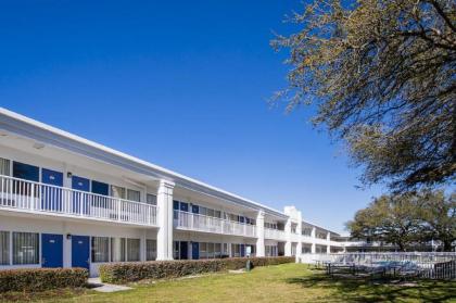 Motel 6-Jacksonville NC - image 9