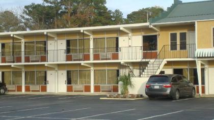 Best Rest Inn - Jacksonville - image 2