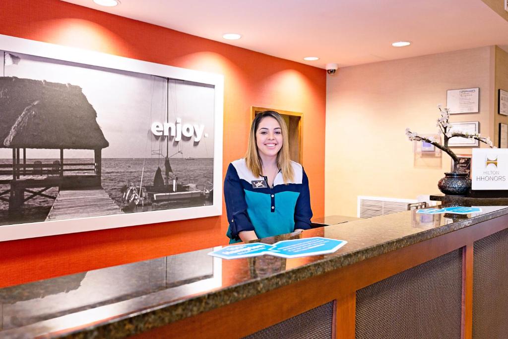 Hampton Inn & Suites Jacksonville - image 6