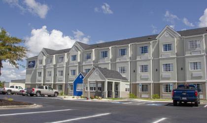 Microtel Inn & Suites by Wyndham Camp Lejeune/Jacksonville - image 9