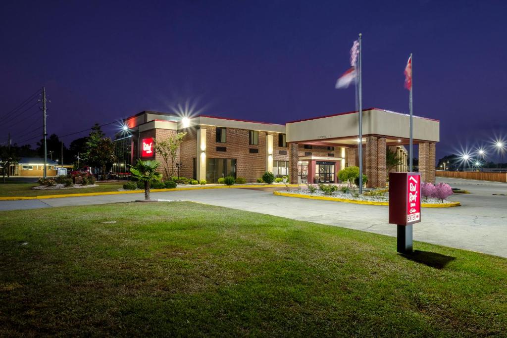 Red Roof Inn & Suites Jacksonville NC - image 5