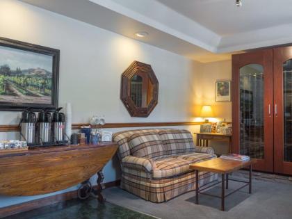 Wine Country Inn - image 9