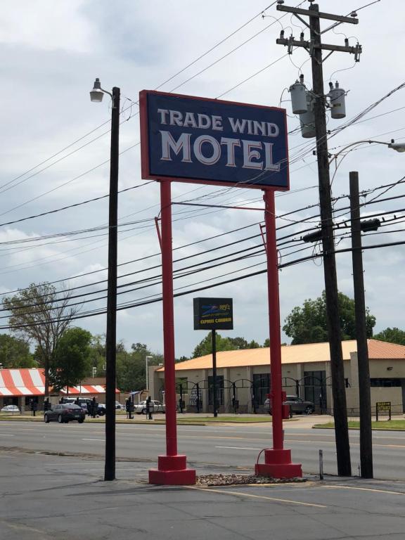 Trade Wind Motel - main image