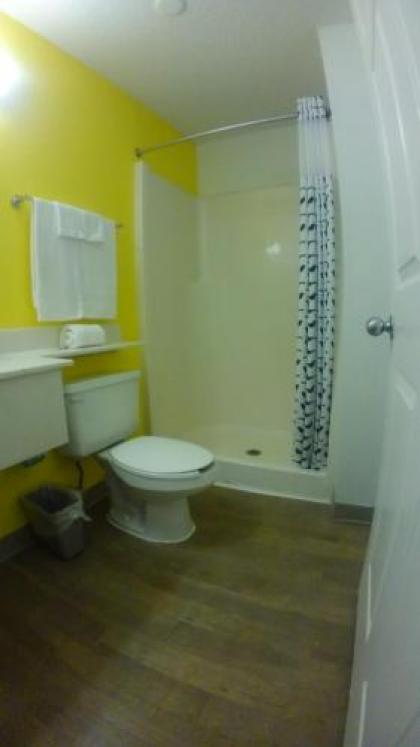 InTown Suites Extended Stay Jacksonville Fl- Atlantic Blvd - image 3