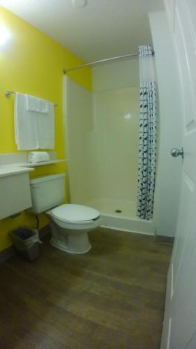 InTown Suites Extended Stay Jacksonville Fl- Atlantic Blvd - image 3