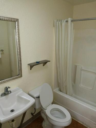 InTown Suites Extended Stay Jacksonville FL - Beach Blvd - image 2