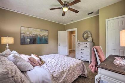 Family-Friendly Retreat about 4 Mi to Downtown Jax