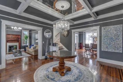 Luxurious Mansion in historic Springfield!!! - image 10