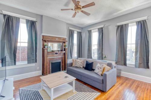 Sunny & bright - cute 1 BR apt in historic SPR - main image