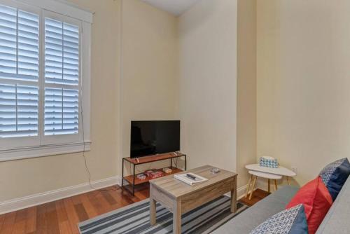 LT Stay Discounts! Cozy 2 BR Apt - Pet Friendly! - image 3