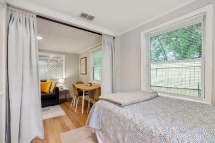 Adorable 2 BR Tiny Home in Historic San Marco! - image 10