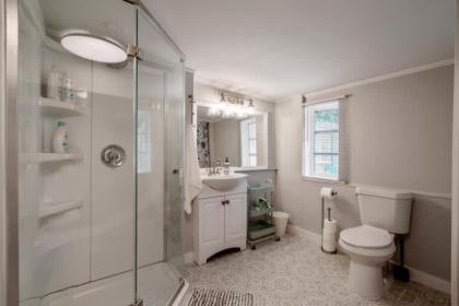 Adorable 2 BR Tiny Home in Historic San Marco! - image 15