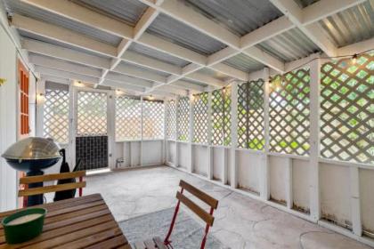 Adorable 2 BR Tiny Home in Historic San Marco! - image 16