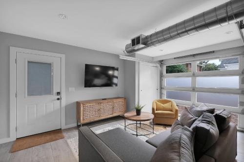 Super chic & modern studio apt - in the heart of San Marco! - image 2