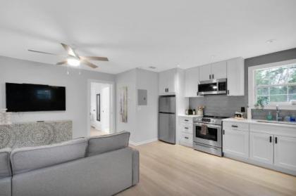 Sunny apartment in walkable San Marco! - image 4