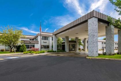 Clarion Pointe Jamestown   Falconer New York