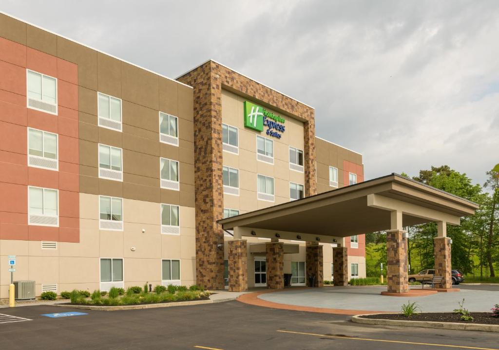 Holiday Inn Express & Suites Jamestown an IHG Hotel - main image