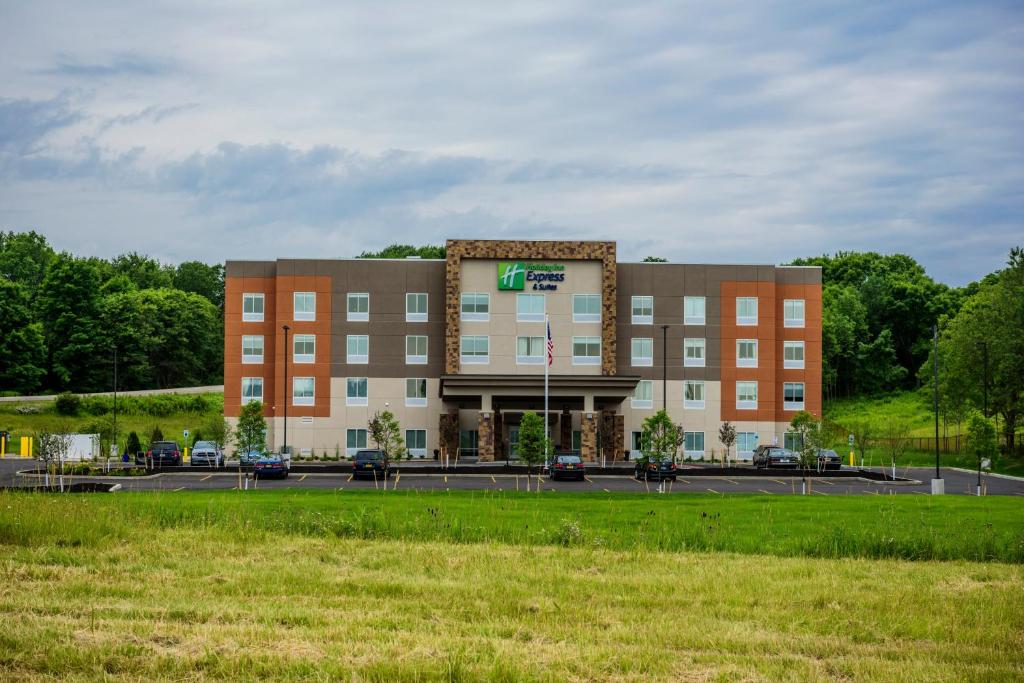 Holiday Inn Express & Suites Jamestown an IHG Hotel - image 7