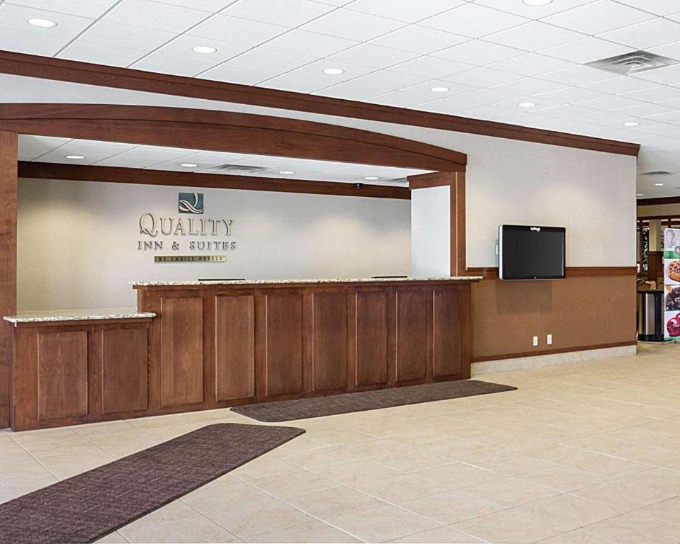 Quality Inn & Suites Conference Center and Water Park - image 4