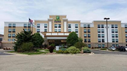 Holiday Inn Express Janesville-I-90 & US Highway 14 an IHG Hotel - image 12