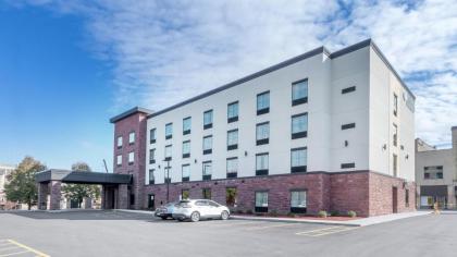 Cobblestone Hotel  Suites   Janesville