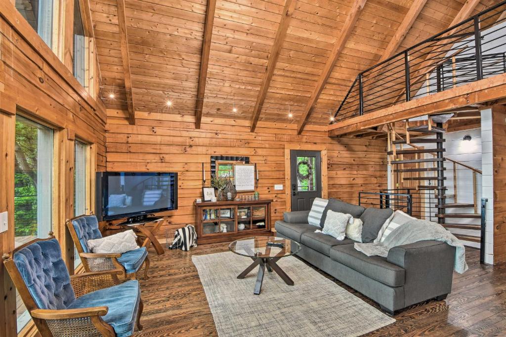 Luxe Jasper Cabin with Deck and Blue Ridge Mtn Views! - image 3