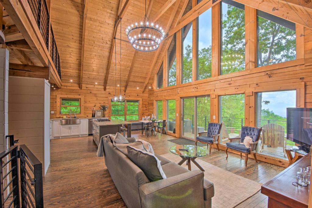 Luxe Jasper Cabin with Deck and Blue Ridge Mtn Views! - image 4