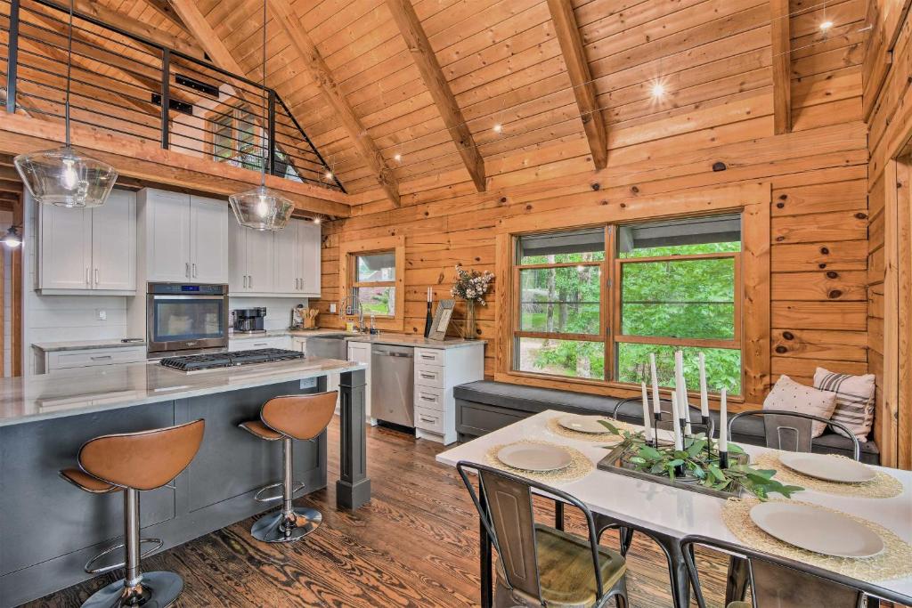 Luxe Jasper Cabin with Deck and Blue Ridge Mtn Views! - image 7